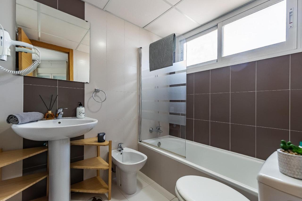 Modern Beach Apartment Valparaiso With Parking Málaga Extérieur photo